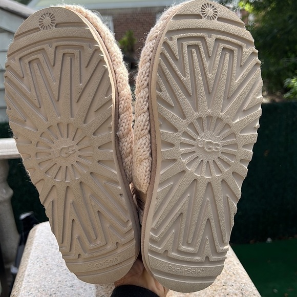 UGG CLASSIC TALL CHUNKY KNIT BOOTS - Picture 8 of 9